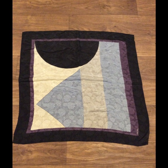 🆕Scarf. SOLD SOLD - Picture 2 of 3