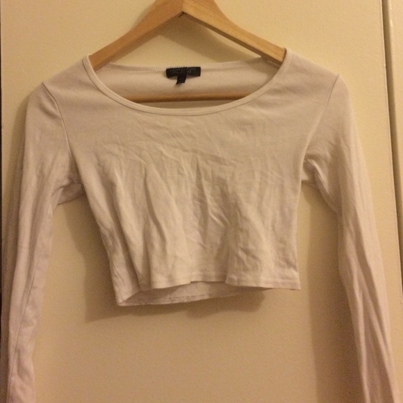 White long sleeve crop top