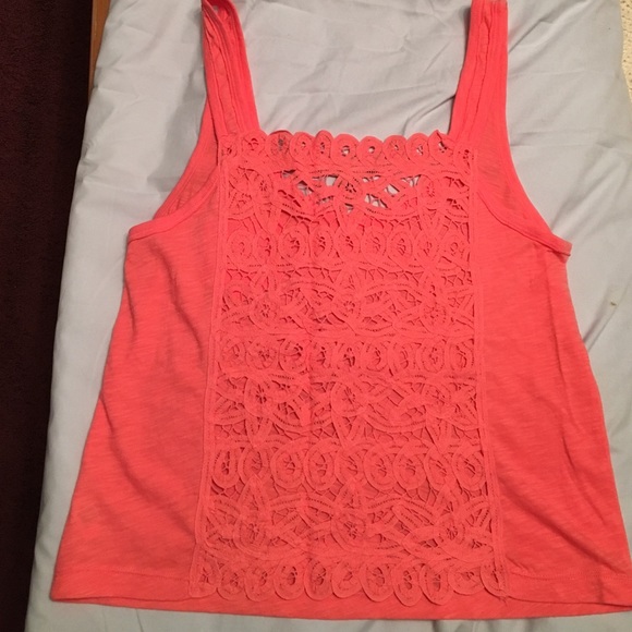 Coral Lace Back Crop Tank - Picture 3 of 4