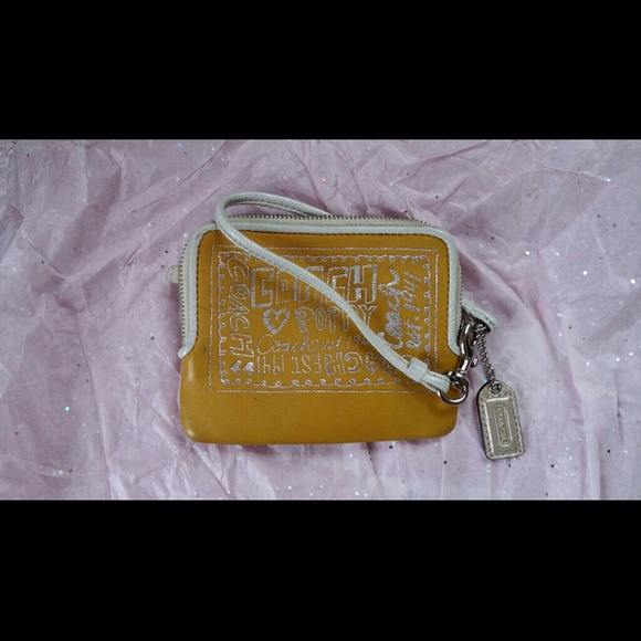 Coach Poppy yellow fall leather wristlet - Picture 2 of 3