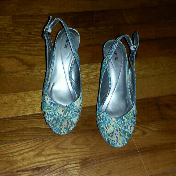 WEDGES
