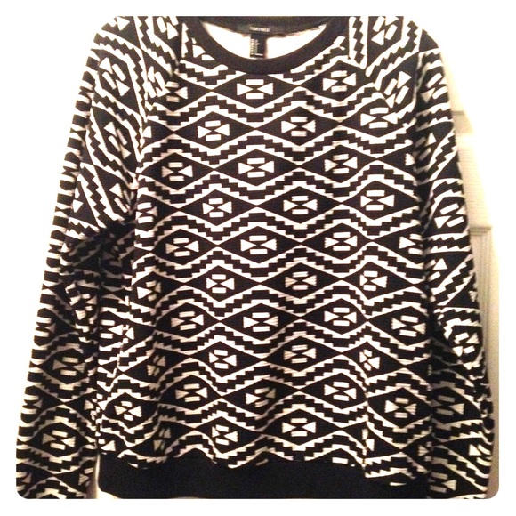 Forever 21 Black and White Aztec Sweater Top - Picture 1 of 2