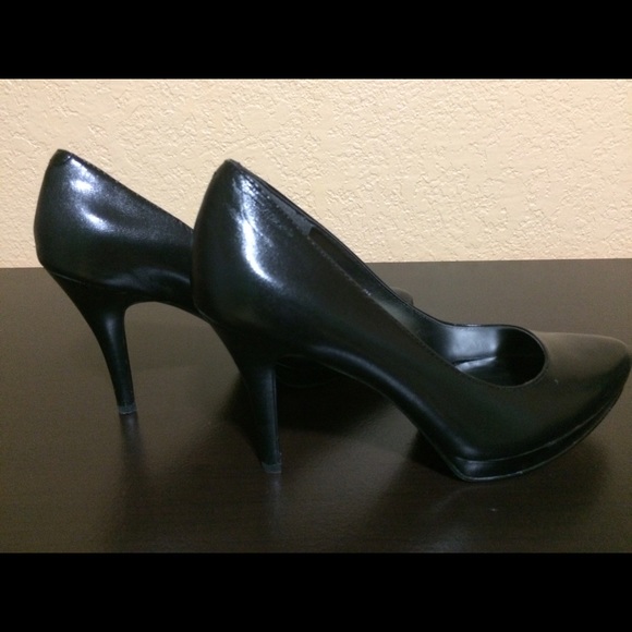 Like new - Nine West lady high-heeled shoes size 6