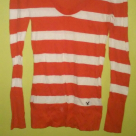 Lightweight V-Neck - Picture 2 of 3