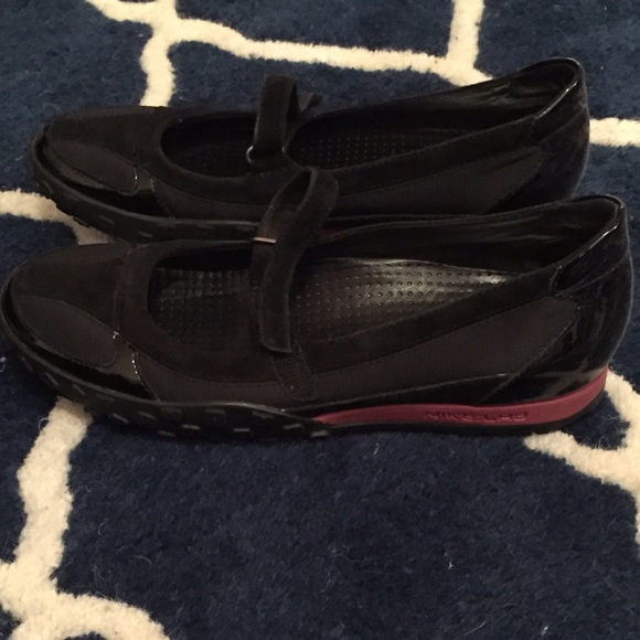 Cole Haan flats - Picture 2 of 4