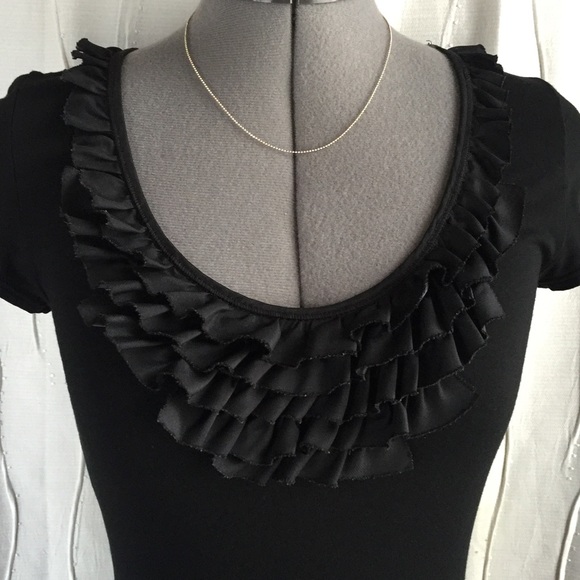 White House Black Market Black Ruffle Top XS - Picture 2 of 4