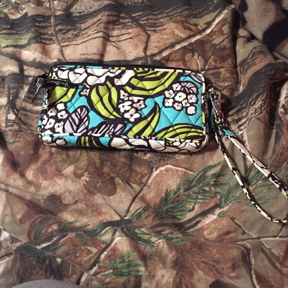 Vera Bradley Island Bloom Wristlet