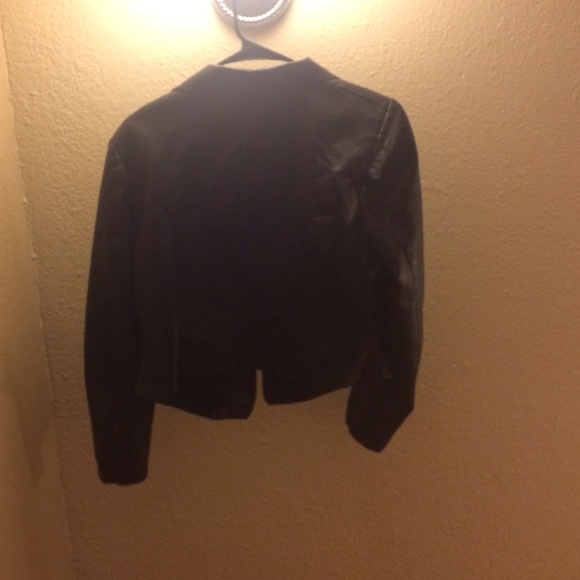 100 Polyurethane - Picture 2 of 4