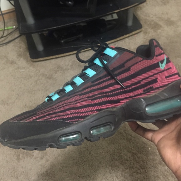 AirMax - Picture 1 of 1