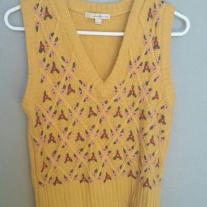 Forever 21 sweater vest, Sz L, Flower embroidery