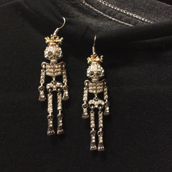 Super bling skeletons with crowns earings
