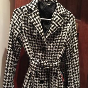 Black & white hounds tooth coat
