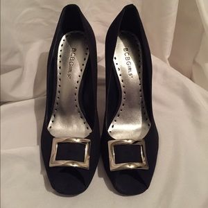 💰 $5 Sale BCBGirls Navy Blue Suede Shoes