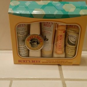 Burt's Bees Essential Kit