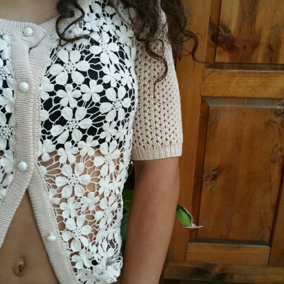 Floral lace sweater. FLASH $19