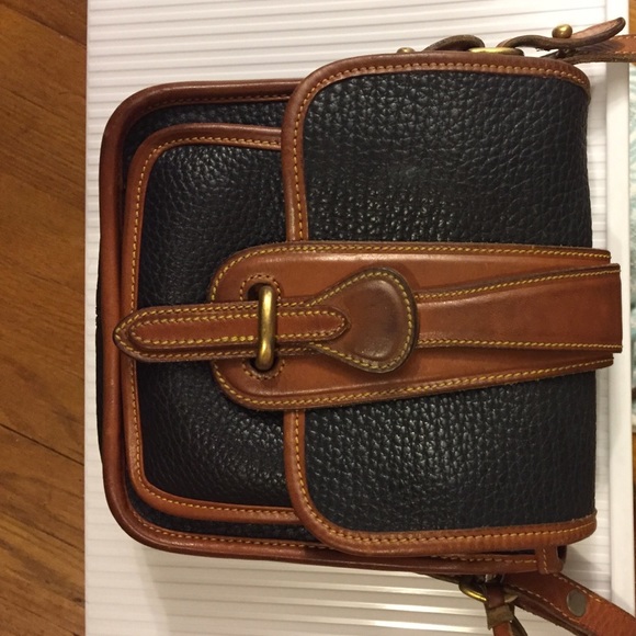 Authentic Dooney & Bourke Crossbody