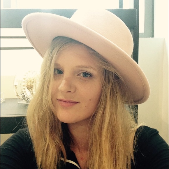 Kristen - Picture 1 of 1