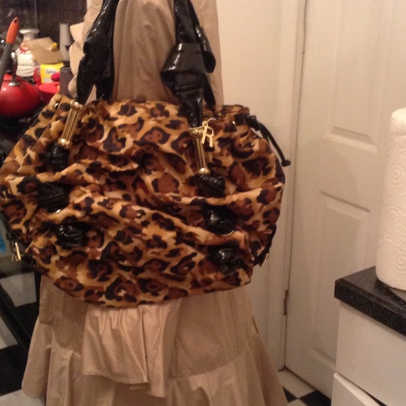Large leopard bag with patent trim - Picture 2 of 2