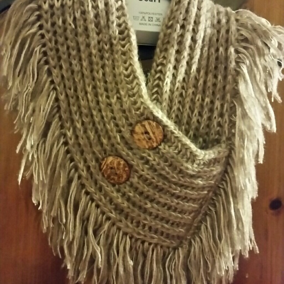 New over the shoulder winter scarf