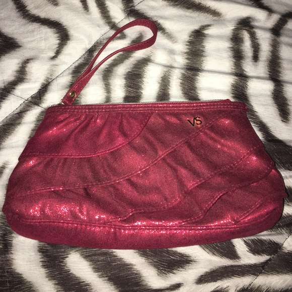 Red ruby wristlet - Picture 2 of 4