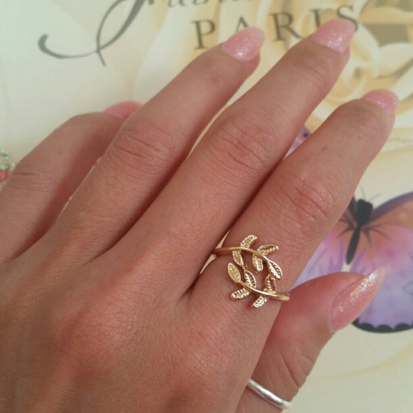 18k Leaf ring - Picture 3 of 4