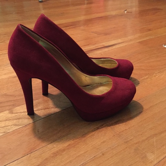 Cute maroon heels