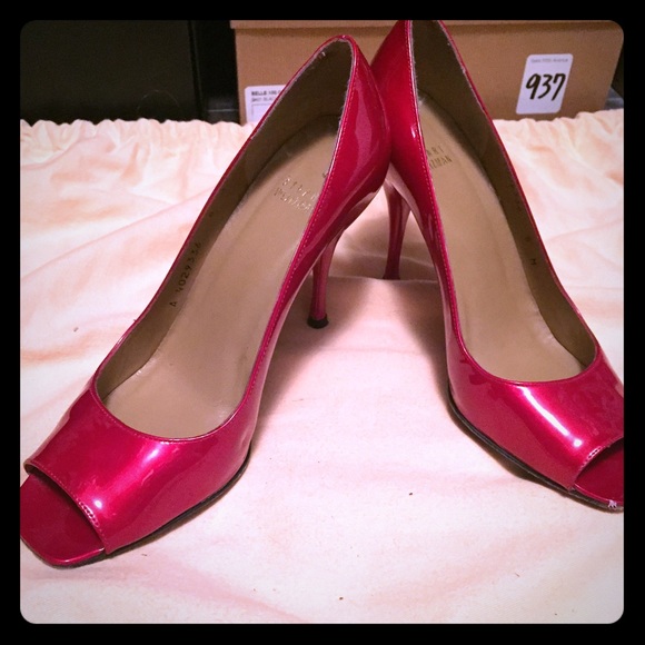 Stuart Weitzman stunner heels!