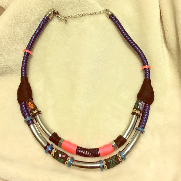 📦SOLD‼️ Forever 21 Bungee necklace.