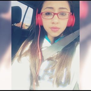 Meet your Posher, Amara