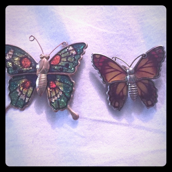 Butterfly pin set