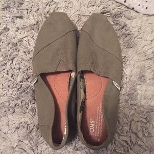 Olive Green Toms