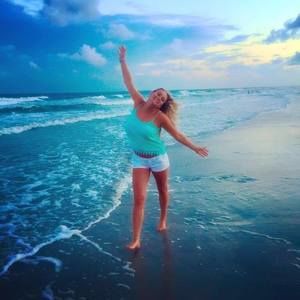 Meet your Posher, Caitlin