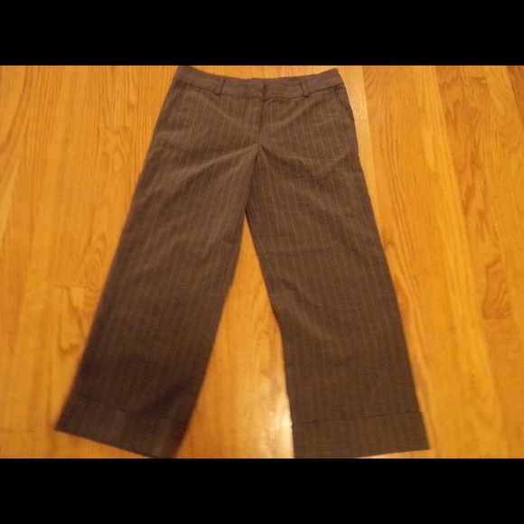 Cuffed hem long Capri.  Size 3