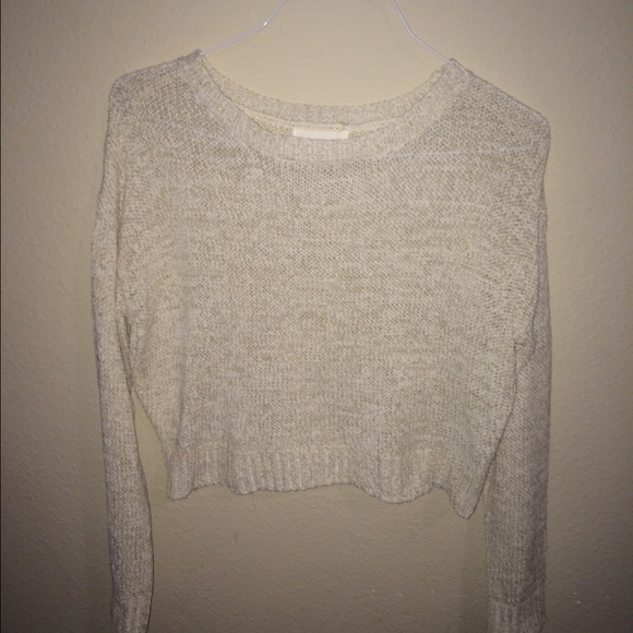 🚨NWOT Ivory Cutee sweater🚨 - Picture 1 of 3