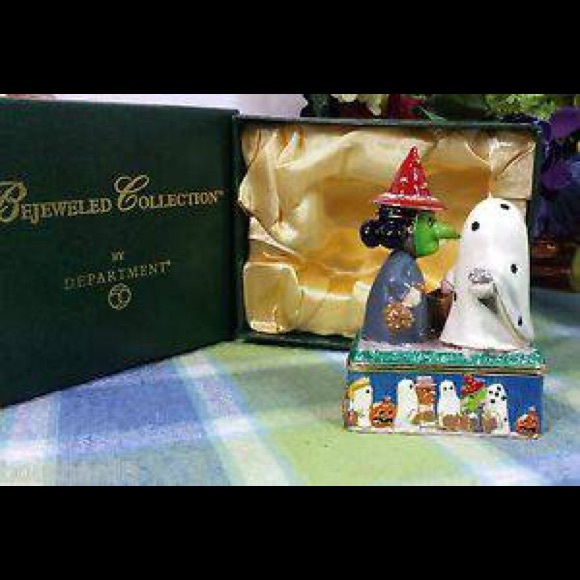 Department 56 Peanuts; Snoopy Halloween Figurine