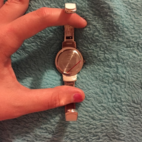 BNIB watch - Picture 4 of 4