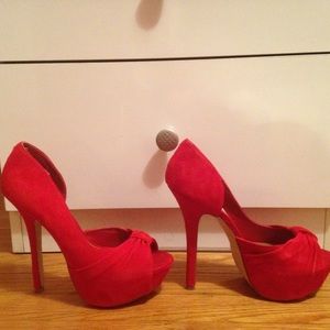 Brand new red suede Steve Madden heels