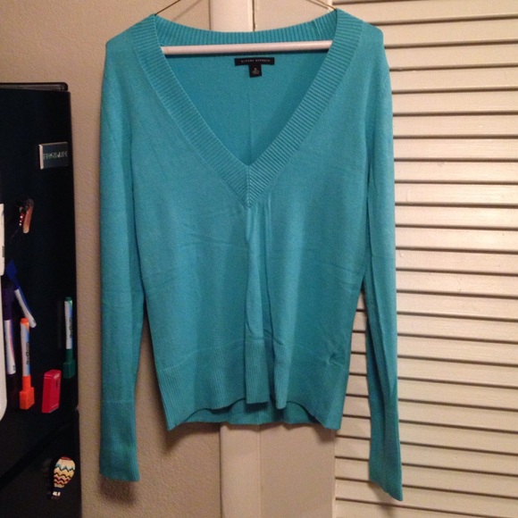 Blue v neck sweater