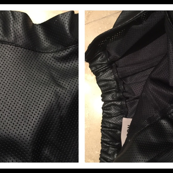 LAST ONE‼️Faux Leather Skater Skirt - Picture 4 of 4