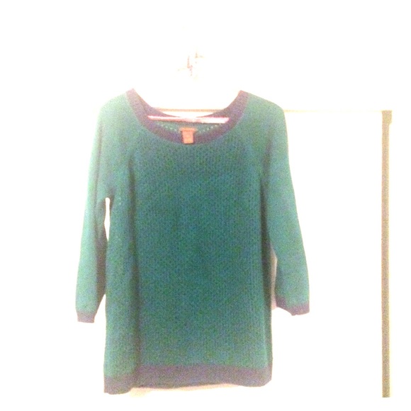 Light Holed Green-Blue Sweater Shirt