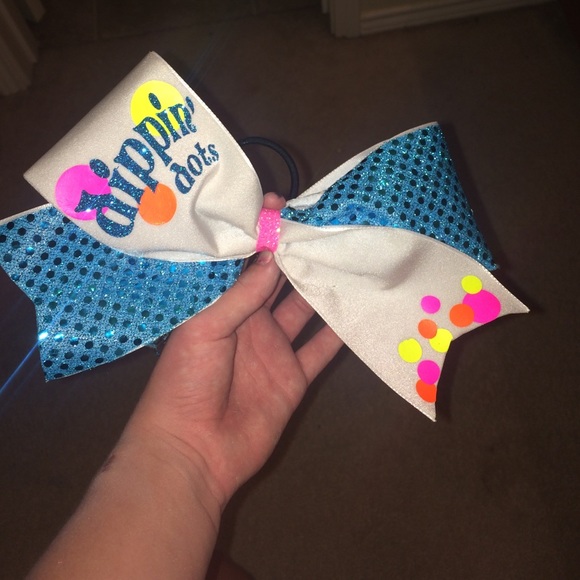 Cheer bow!