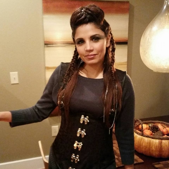 Meet your Posher, Christine - Picture 1 of 1