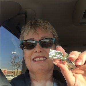 Meet your Posher, Julie