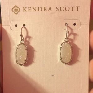 💞ISO Kendra Scott earrings. Not Selling.. ISO💞