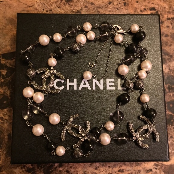 Chanel 13A Pearl CC Long Necklace with Feathers