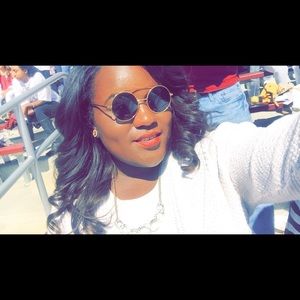 Meet your Posher, Erriona