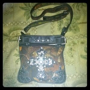 Camo and cross purse. Cross body.