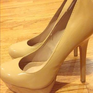 Steve Madden nude platform heels size 7