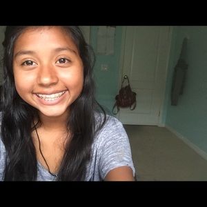 Meet your Posher, Alyssa
