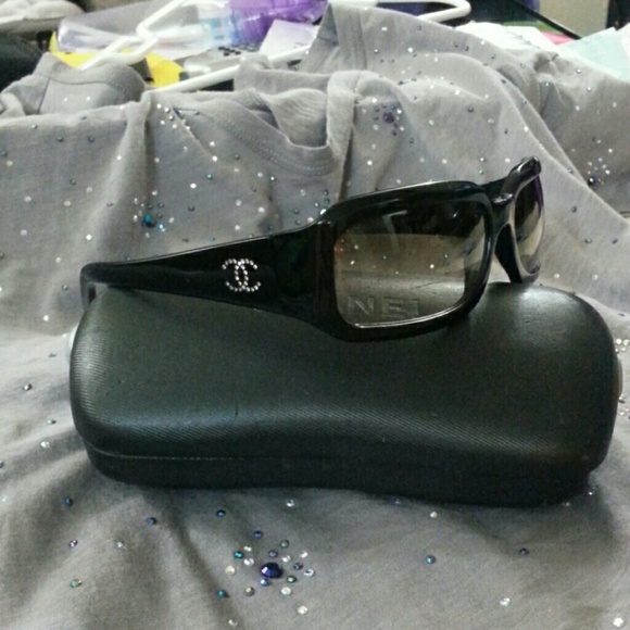 CHANEL crystal logo sunglasses with case